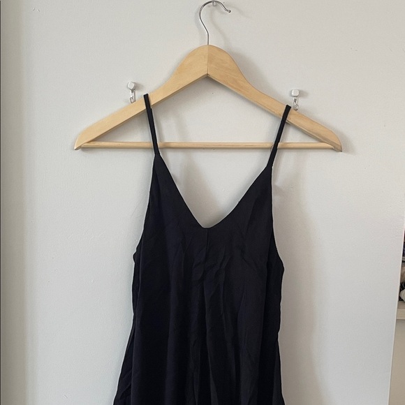 Dresses & Skirts - Black Spaghetti Strap Dress size small
